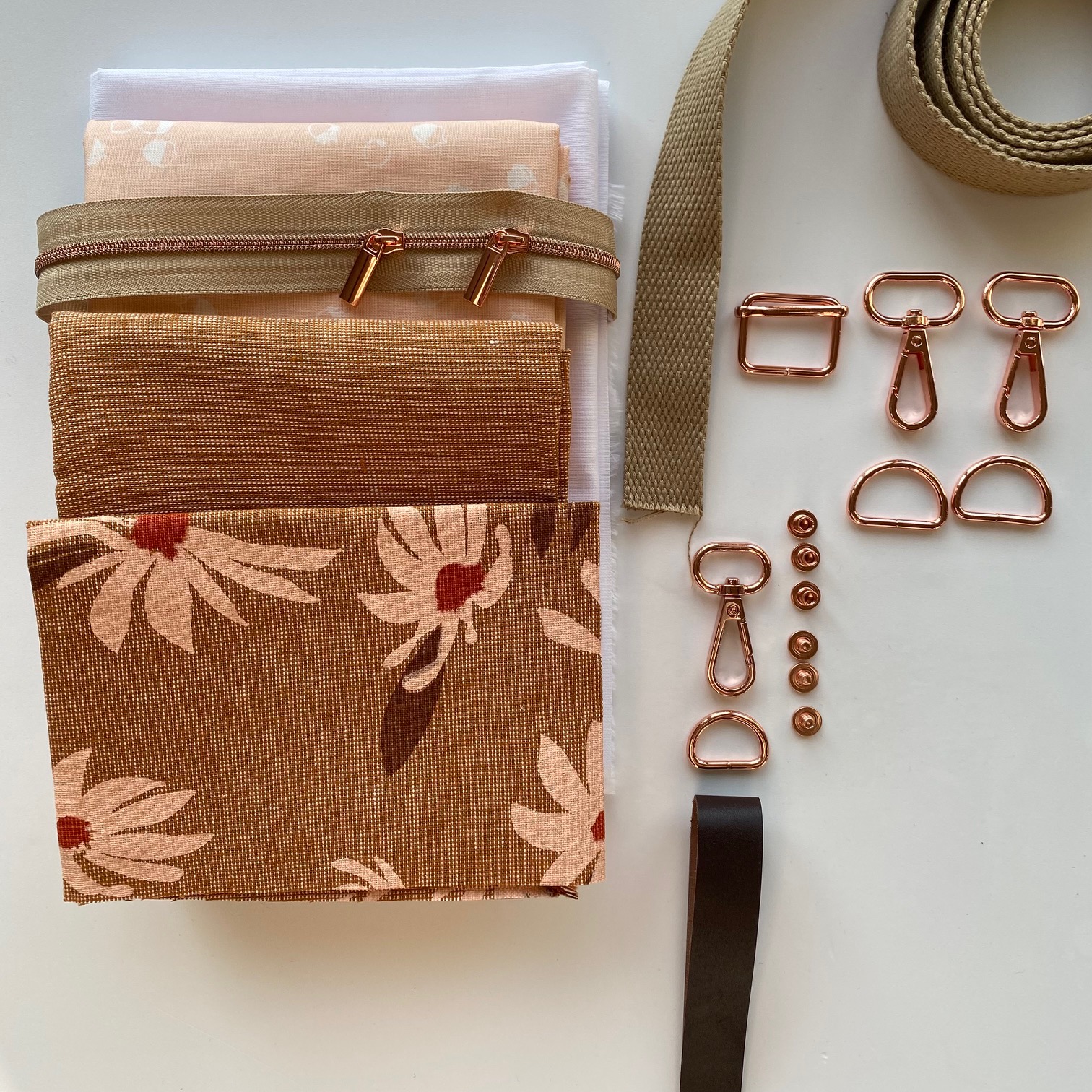 Kit "Haralson Bag" Blumen caramel mit rosegold